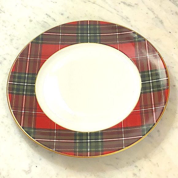222 FIFTH OXFORD RED DINNER PLATE 10 3/4TH INCH RED GREEN PLAID GOLD NEW - Picture 1 of 6